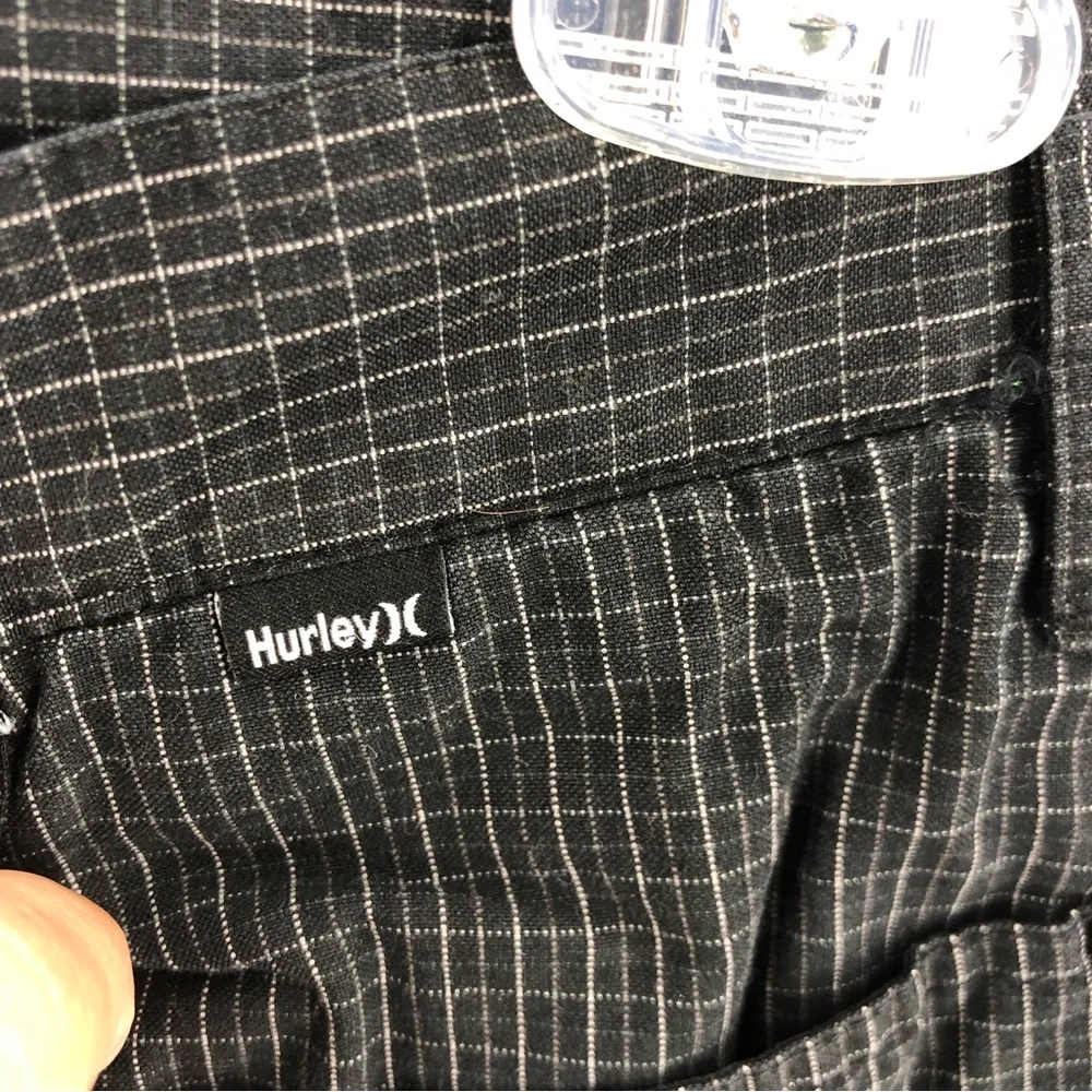 Hurley Shorts Mens Size 30 84 Slim Checkered Plaid Black Logo Chino